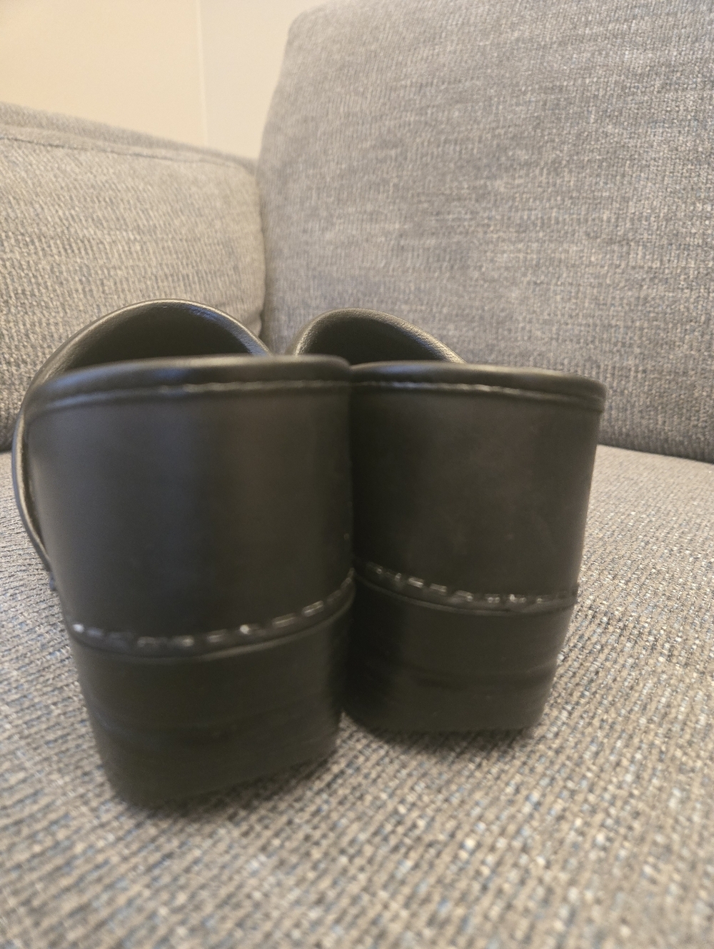 Dansko Black Oiled Metal Floral Patricia Professional Stapled Clogs Size 39 - Picture 7 of 10